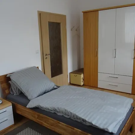 With 2 Rooms, Kitchen, Dining And Garden * Schnaittach