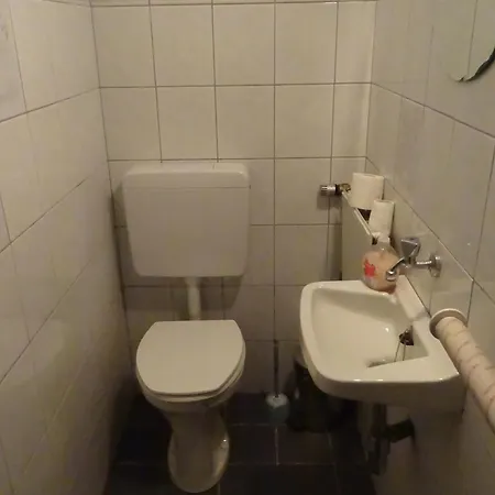 With 2 Rooms, Kitchen, Dining And Garden * Schnaittach
