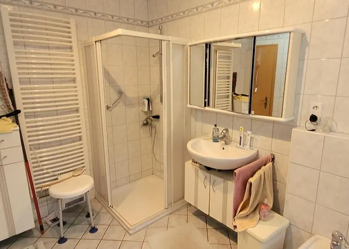 With 2 Rooms, Kitchen, Dining And Garden Schnaittach